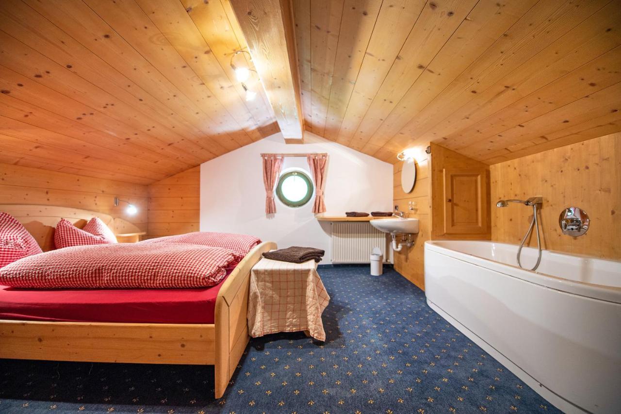 Agriturismo Apartments Tuene 奥蒂塞伊 外观 照片