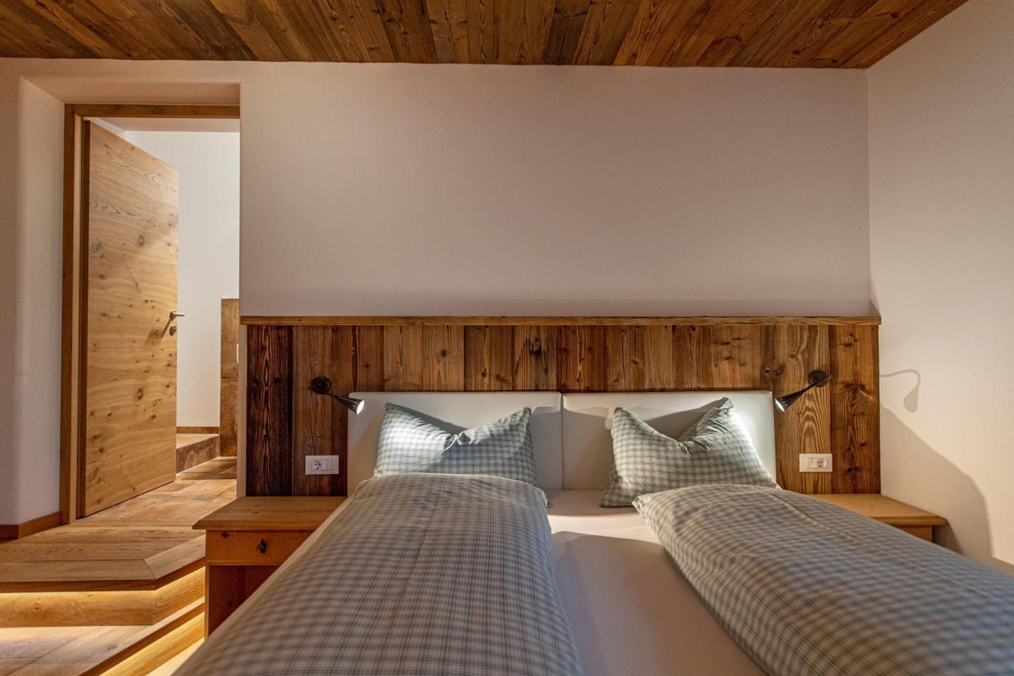 Agriturismo Apartments Tuene 奥蒂塞伊 外观 照片