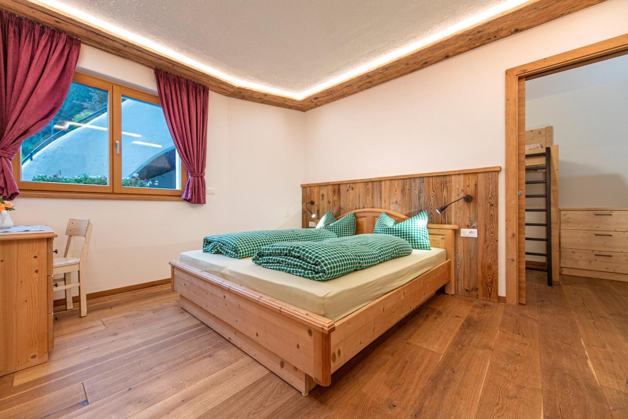 Agriturismo Apartments Tuene 奥蒂塞伊 外观 照片